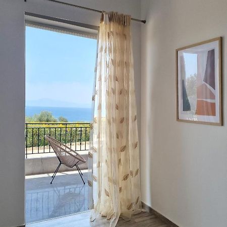 Almyros Aktis Seaview Apartment Calamata Exterior foto