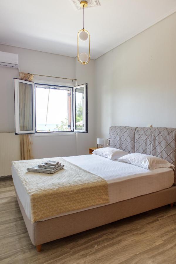 Almyros Aktis Seaview Apartment Calamata Exterior foto