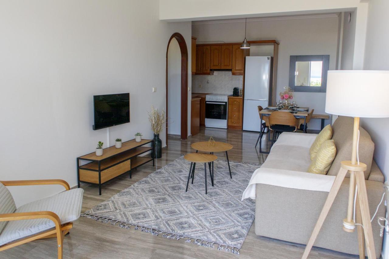 Almyros Aktis Seaview Apartment Calamata Exterior foto